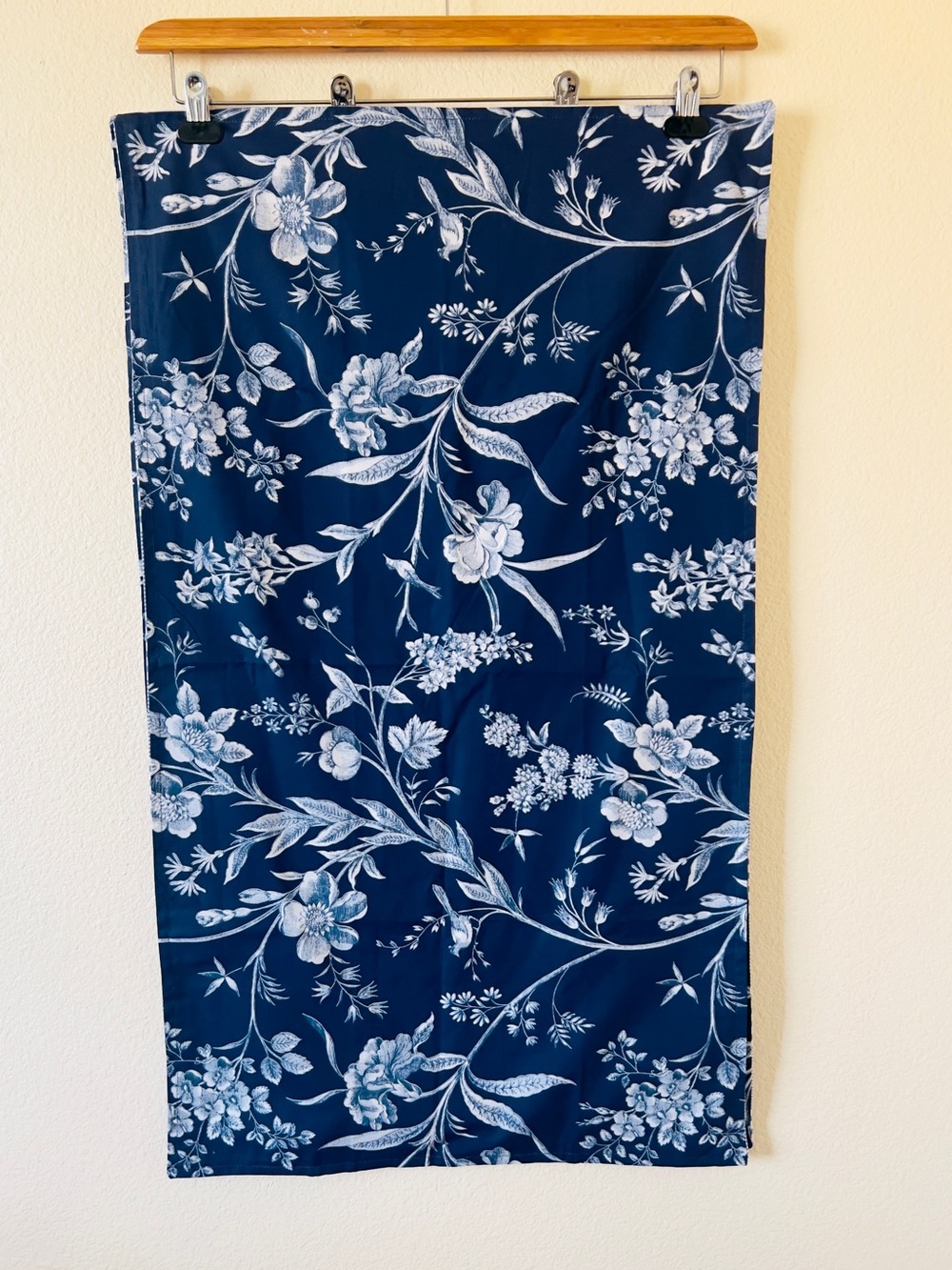 Laura Ashley Set of 2 King Pillowcases NWOT Blue White Stripe Floral